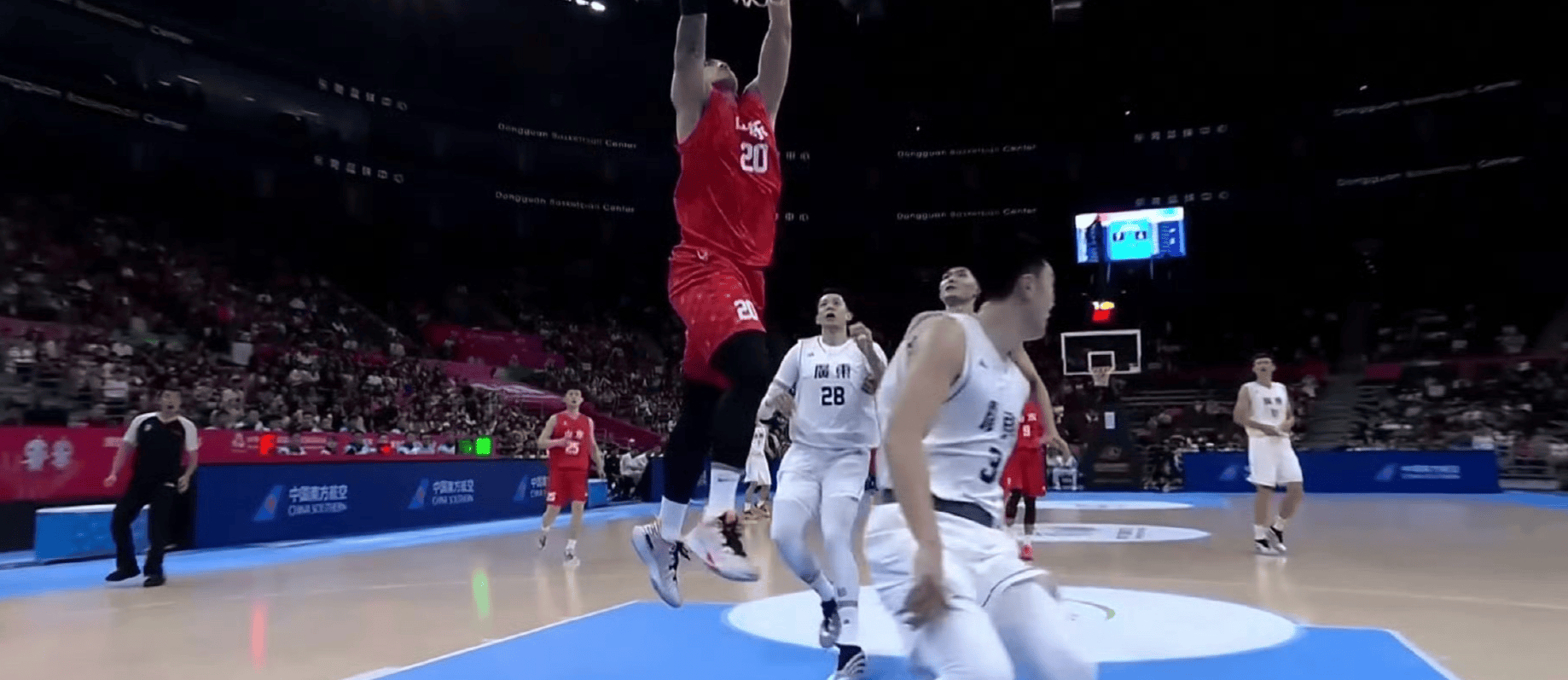国际比赛日山东男篮备战CBA常规赛；防线松动细节曝光；底气十足；更衣室氛围转暖