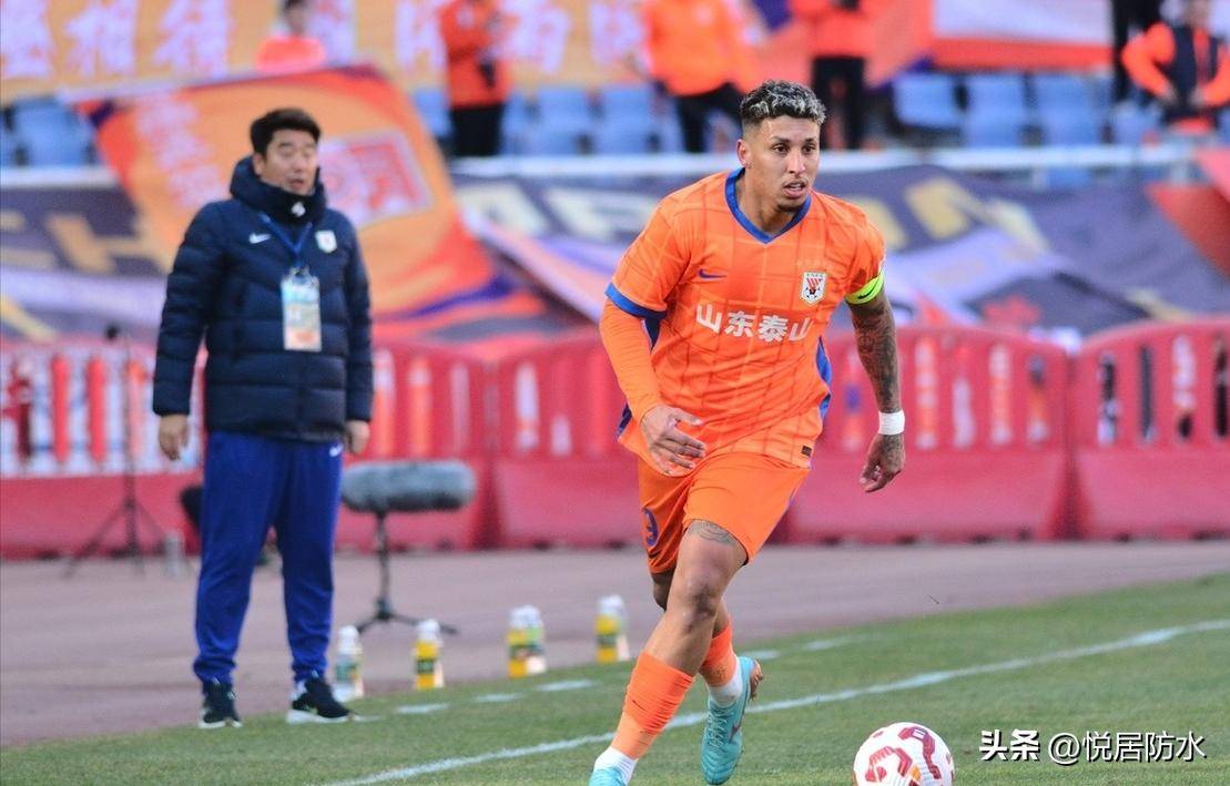 亚冠赛前再迎强敌，斯图加特官宣签约，主帅态度：底气十足，身体对抗强度拉满