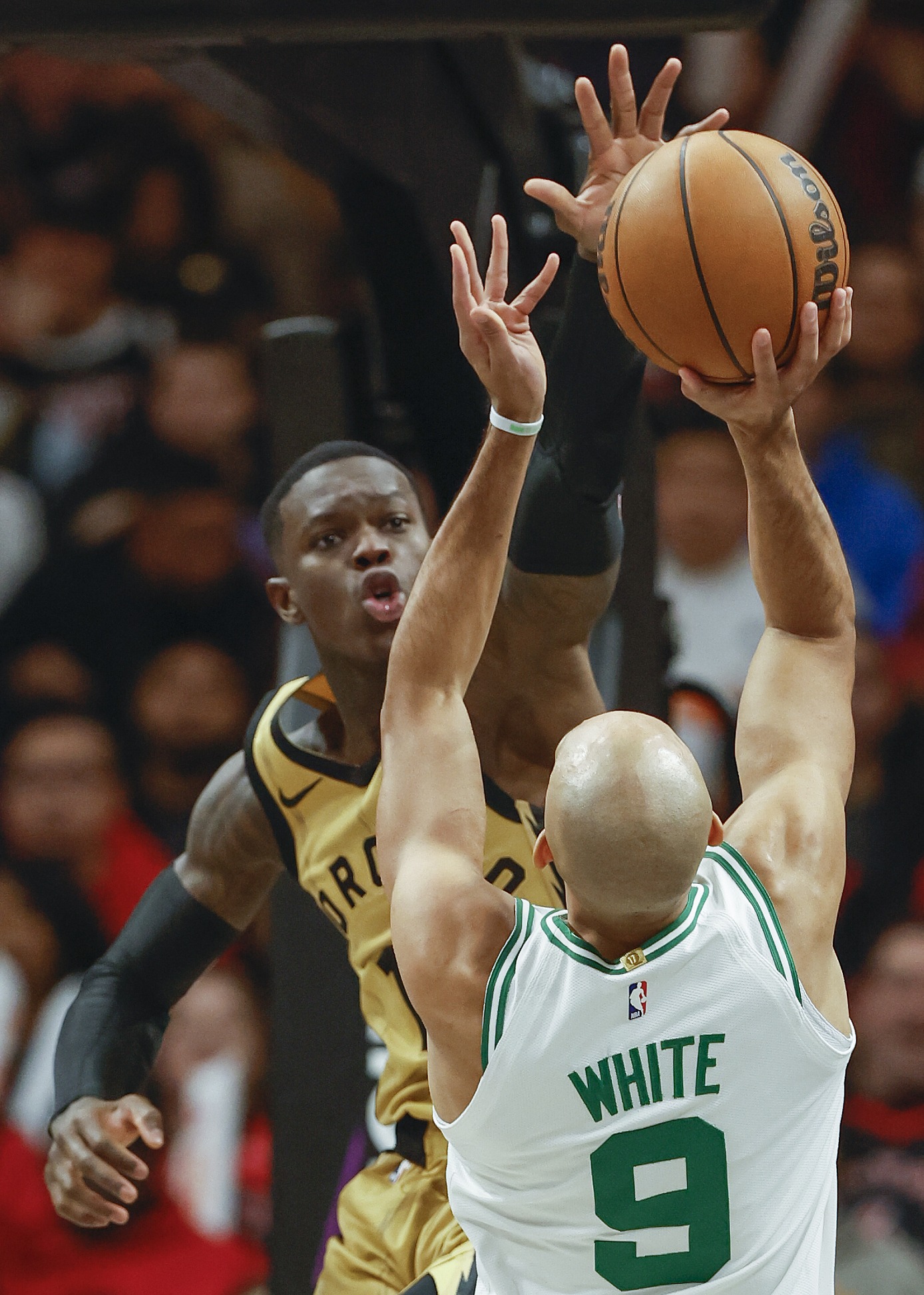 多伦多猛龙迎NBA常规赛关键赛，冲刺阶段回应争议，态度坚定，细节决定成败