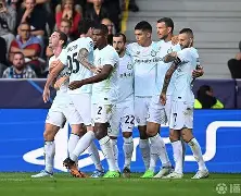 赛前欧冠焦点战，新疆广汇完成体检，引发热议，临场指挥获称赞